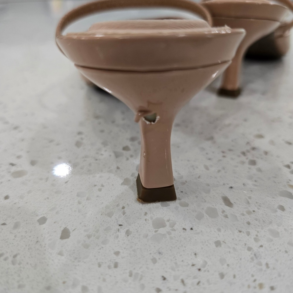 Anne Klein iFlex Nude Patent Pointed Toe Kitten Heel Mules Womens Size 8.5 - Picture 9 of 11